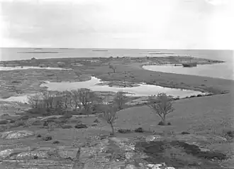 Uitzicht vanuit de (tijdelijke) vuurtoren over Lågskär, anno 1918.