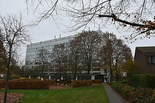 Koning-Albertgebouw van de Parkwijk Casablanca te Kessel-Lo