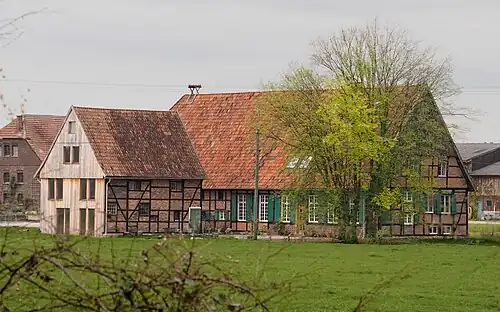 Boerderij [6]Tetekum 39 (iets ten W. v.h. Dortmund-Eemskanaal)