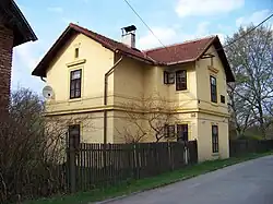 Huis in het dorp (2013)