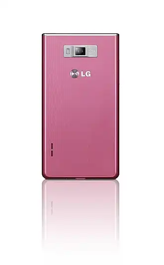 Achterkant van een roze LG Optimus L7