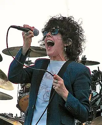 LP tijdens een optreden in juni 2014