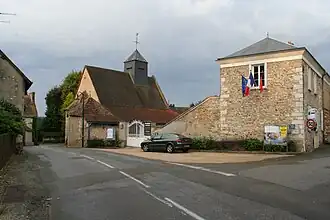 De kerk en het voormalige gemeentehuis