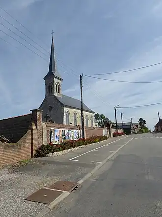Straatbeeld met de kerk Notre-Dame