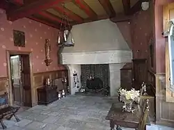 De oude keuken (14e eeuw) nu eetkamer (20e eeuw)