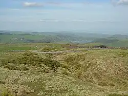 Zicht op het Chambon-meer vanaf de oostelijke zijde van de pas