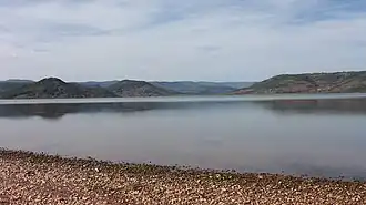 Uitzicht over het Salagoumeer