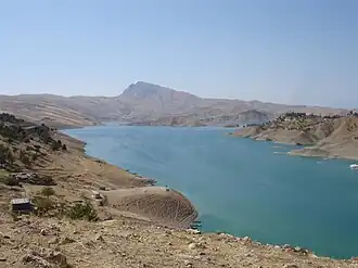 Het Dukanmeer is een stuwmeer in de Kleine Zab
