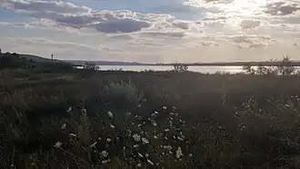 Zicht op het Meer van Varna vanuit Asparuchovo
