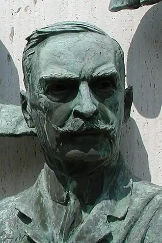 Bronzen beeld van Karl Landsteiner