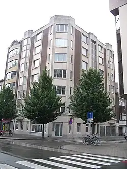 Appartementsgebouw op de hoek van de Lange Lozanastraat en de Harmoniestraat te Antwerpen