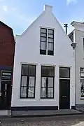 Huis met tuitgevel