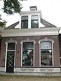Woonhuis met invloeden van Neoclassicisme-stijl