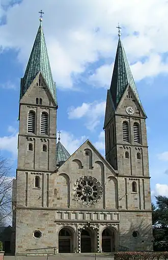 Neoromaanse St. Laurentiuskerk in Langförden