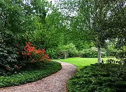 Een gedeelte van de siertuin op het landgoed van de hogeschool
