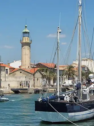 Oude vuurtoren (buiten gebruik)