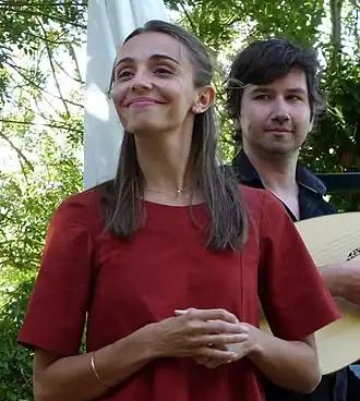 Lea Desandre tijdens een concert in 2020 met de luitist Thomas Dunford