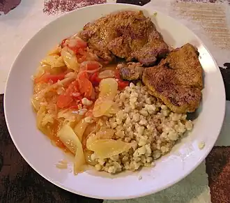 Gerecht met tarhonya