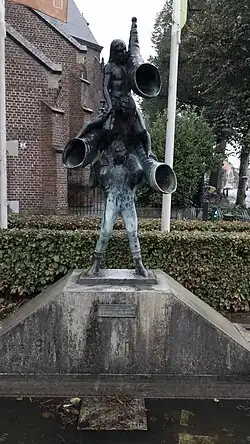 Fontein ter herinnering aan de gemeentelijke herindeling met Heeze en Sterksel in 1997