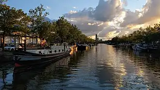 Zicht vanaf de 2e Kanaalsbrug over het Nieuwe Kanaal in westelijke richting (2019)