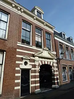Ingangsportaal Grote Kerkstraat 31B