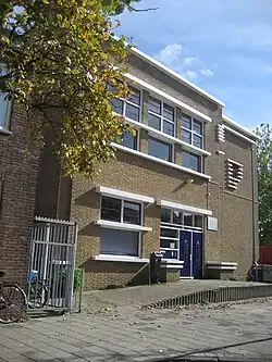 Schoolgebouw in Zakelijk Expressionisme stijl, thans diverse functies