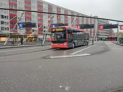 Yutong U15 van QBuzz op station Leiden Centraal