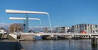 De Churchillbrug over de Oude Rijn in Leiden