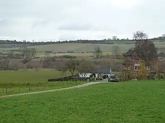 Locatie Romeinse villa in het veld links achter het huis