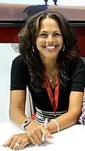 Lenora Crichlow als Annie Sawyer