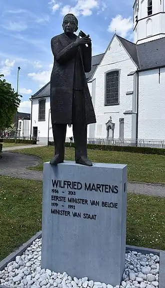 Standbeeld van Wilfried Martens (1936-2013) op het Wilfried Martensplein