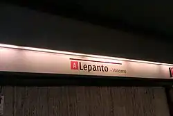 Het naambord met de toevoeging Vaticaan.