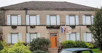 Gemeentehuis en school