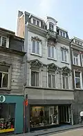 Burgerhuis met neoclassicistische lijstgevel