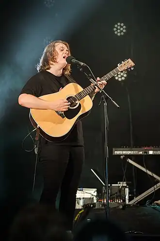 Lewis Capaldi op het Ilosaarirock Festival in Joensuu, Finland