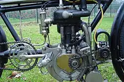 De Lewis uit 1910 had waterkoeling….