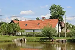 Huis aan de dorpsvijver (2014)