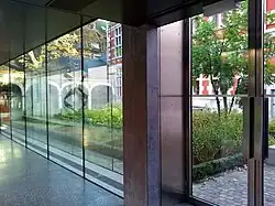 Nieuwe vleugel en binnentuin