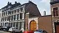 Hôtel de maître: hoofdgebouw: straatgevel en achtergevel, puntgevel in hout en dak, entreeportiek, voorgevel en dak van de conciergerie en ondersteunde fontein, bepaalde delen van het interieur: grand salon, petit salon, marmeren open haard in Régence-stijl, een trap op de begane grond en een "bureau" op de verdieping