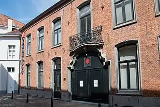 Gevelzicht van het Hof van Aragon