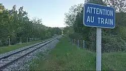 Een onbewaakte overweg nabij Mézel–Châteauredon