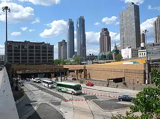 De toegang tot de Lincoln Tunnel aan de zijde van Manhattan