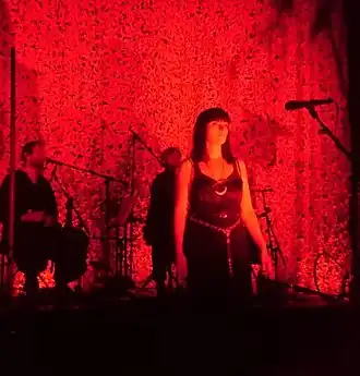 Lindy Fay Hella met de band Wardruna op 19 november 2016 te Utrecht.