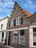 Huis voorzien van een trapgevel