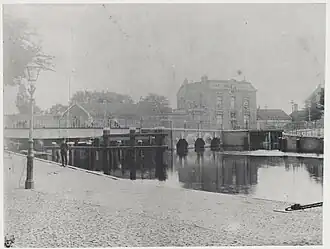 Foto met links de Langebrug en rechts de Eendjesbrug
