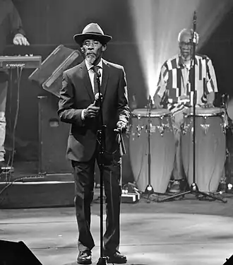 Linton Kwesi Johnson tijdens een concert in Brussel in 2017