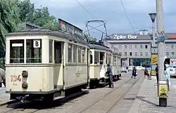 Het eindpunt van tram 3 (later lijn3) op het stationsplein in 1971, tot 1985 werden de trams hier ook gestald.