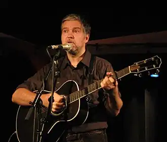 Lloyd Cole tijdens een akoestische set in 2010
