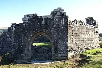 Loch Doon Castle: hoofdpoort aan de noordzijde.