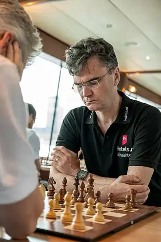 Loek van Wely, speler op het eerste bord van HWP Haarlem